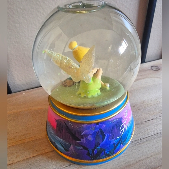 The Bradford Exchange "A Wish Of Friendship" Tinker Bell's Musical Water Globe - Picture 2 of 7